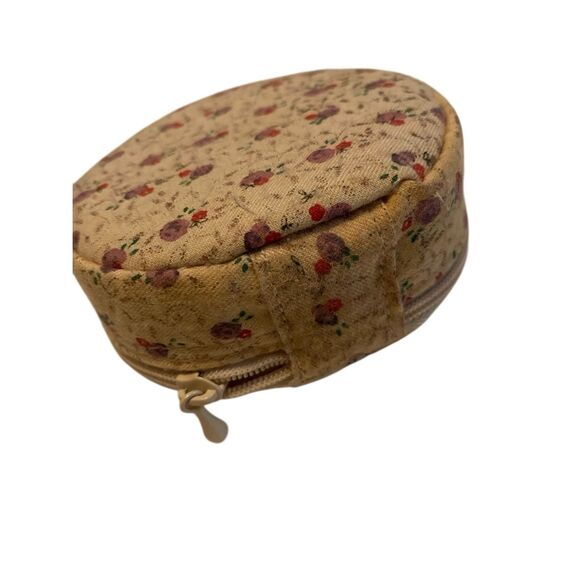 Vintage Floral Travel Sewing Kit Pin Cushion Thread Scissors Accessories Crafts - Picture 4 of 13